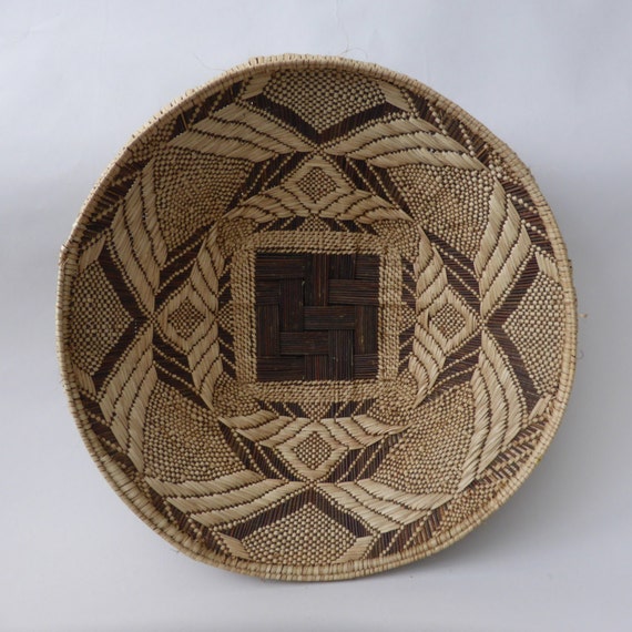 Traditional Tonga Basket large 47cm ZB026 by HuckleberryBaskets