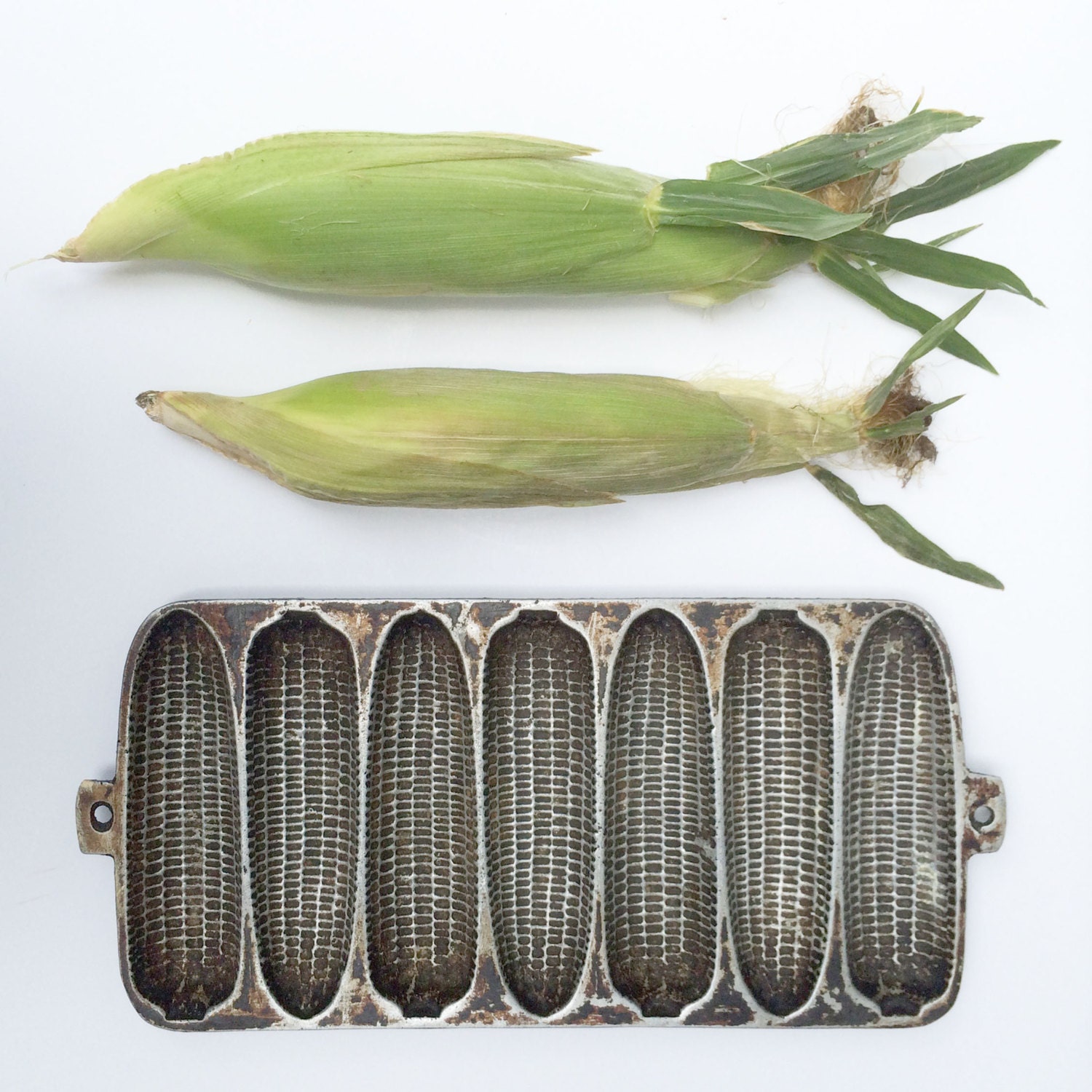 Vintage Baking Mold // cast metal cornbread pan / farmhouse