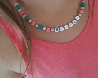Collier pour fillette en bois avec prénom (personnalisé)