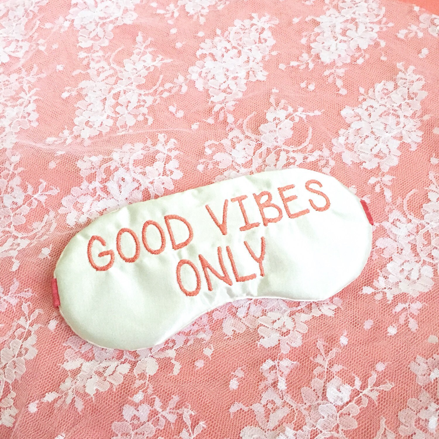 GOOD VIBES ONLY sleep mask