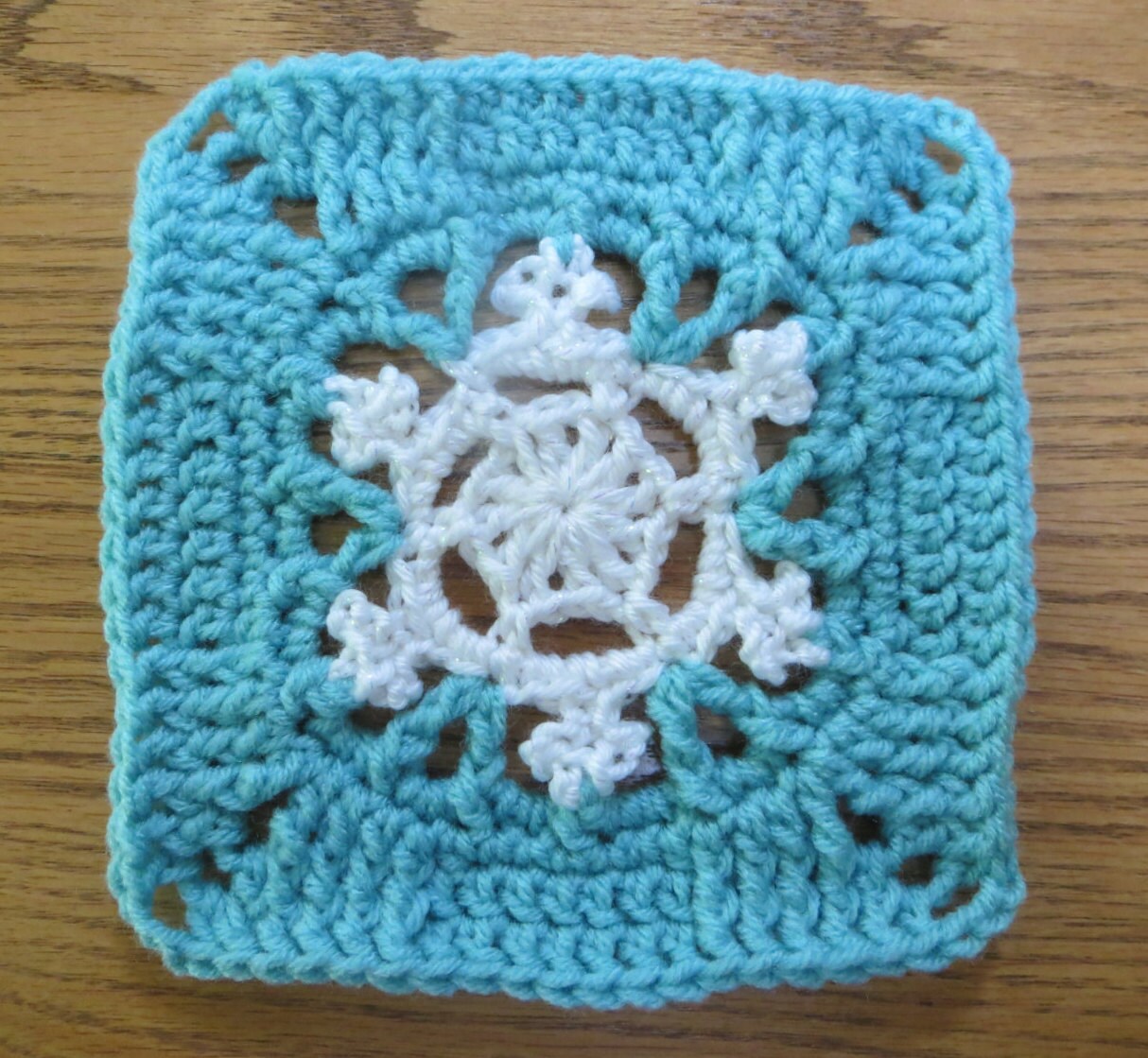 Pattern Frozen Elsa's Snowflake Granny Square. Can be made into any