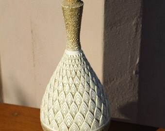 Mid century gold and cream ceramic artichoke table lamp