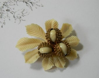 Vintage Hazelnut Brooch Pin, Autumn Brooch, Seasonal Fall Brooch Pin Hazelnuts Chestnuts 1940s