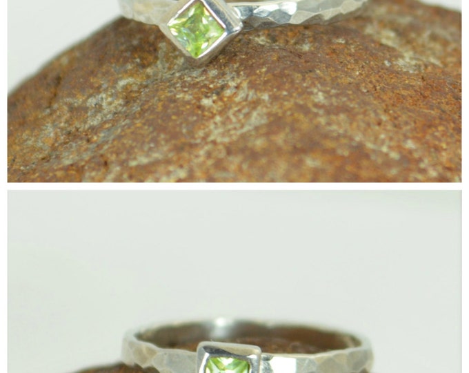 Square Peridot Ring, Peridot White Gold Ring, August's Birthstone Ring, Square Stone Mothers Ring, Square Stone Ring, Peridot Ring