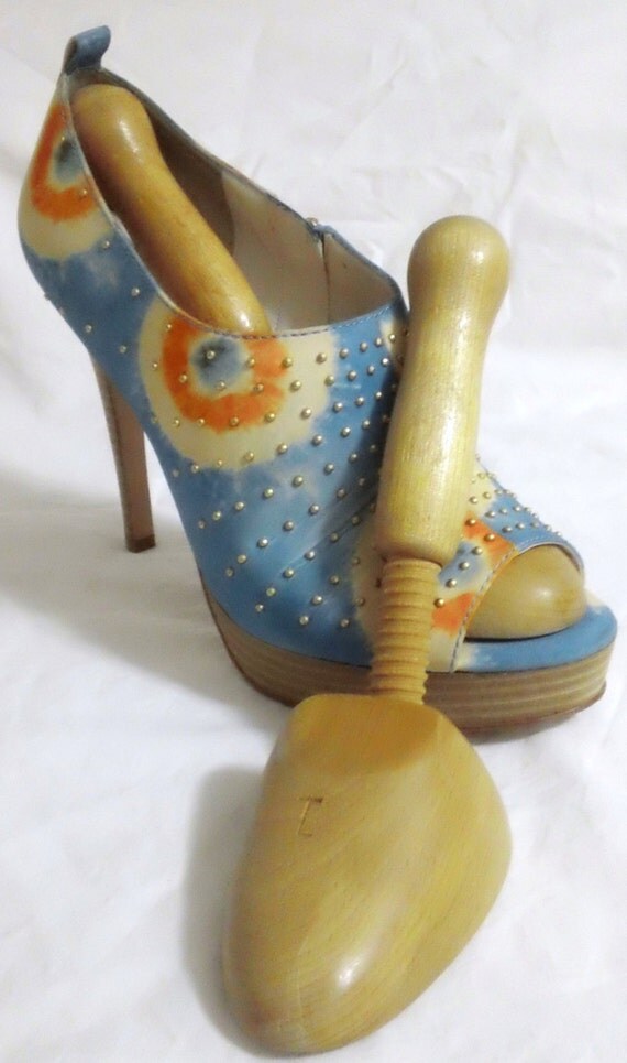 Antique Vintage Shoe Horn Stretchers Womens Ladies by GroovyPirate