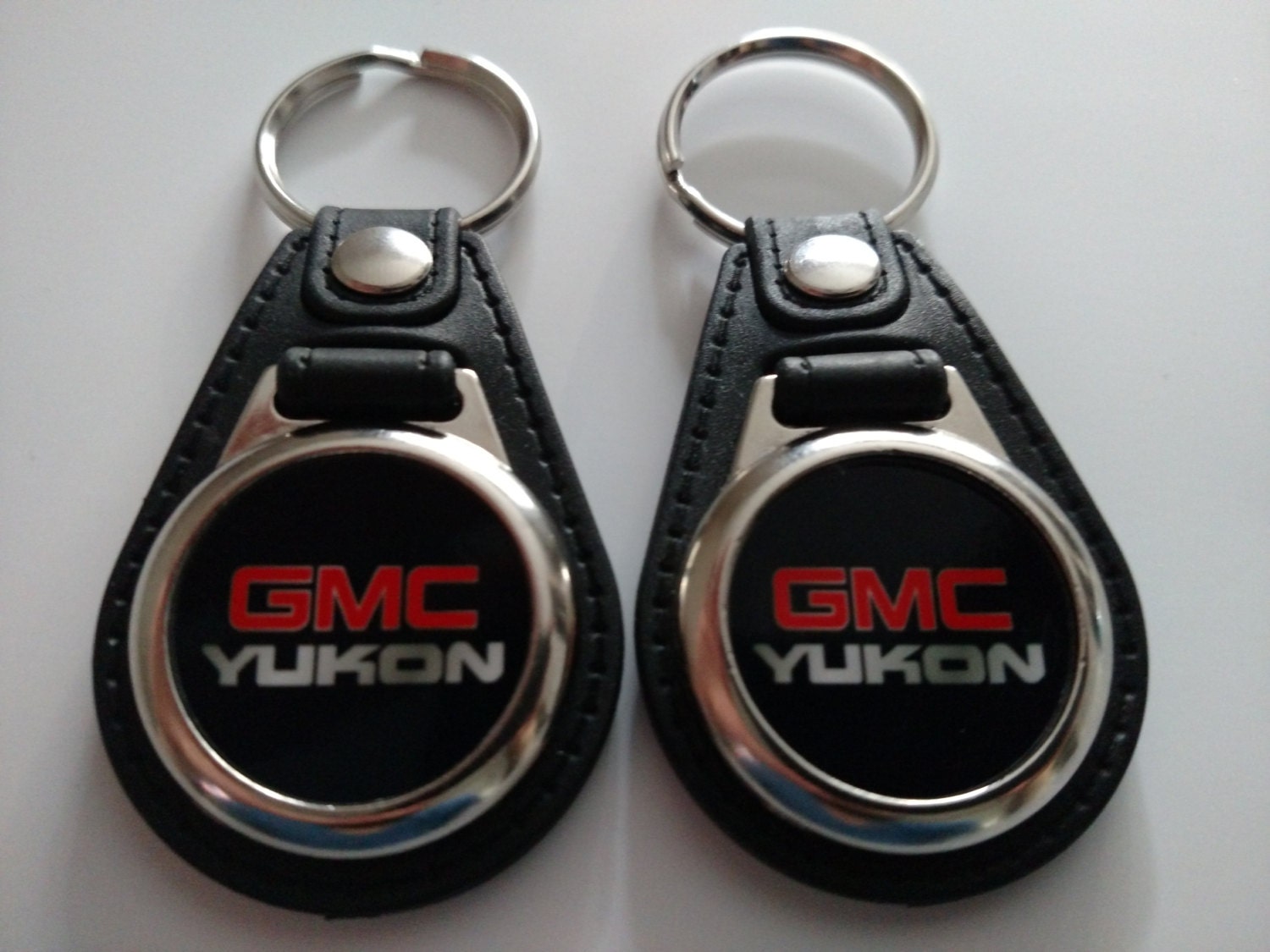 GMC YUKON KEYCHAINS 2 pack red and black