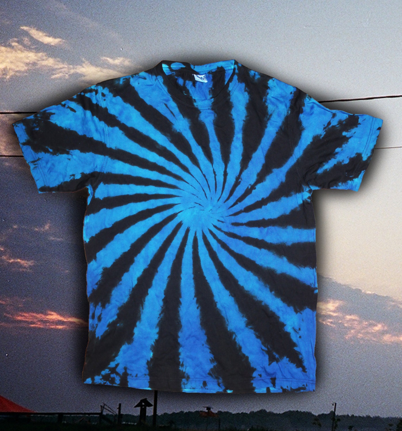 how to make a swirl tie dye shirt