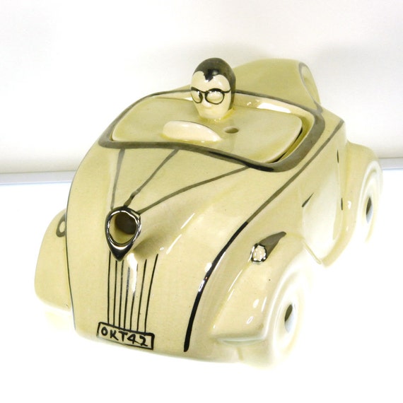 Very vintage c.1930s Sadler Racing Car Teapot.