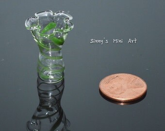 1:12 Miniature Green Swirled Ruffled Vase/ Dollhouse Miniature Vase/ BD-HB061