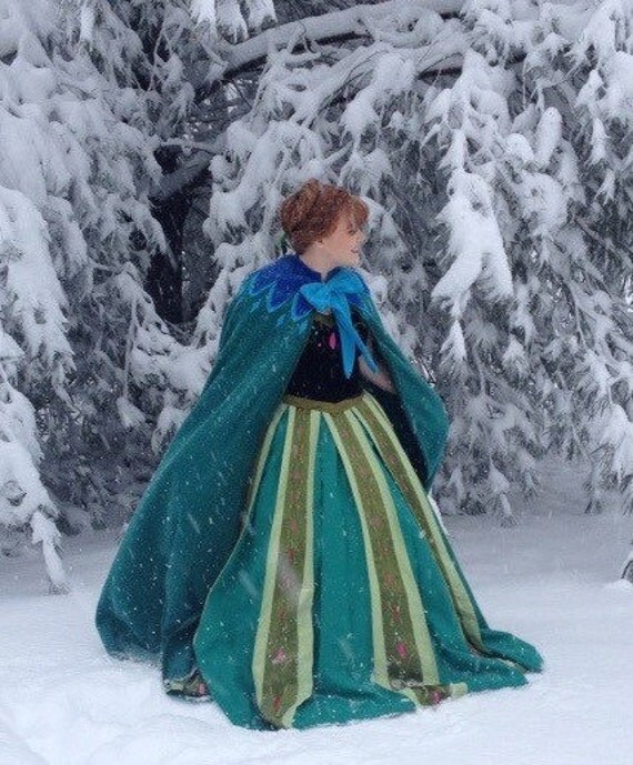 anna frozen 2 cloak