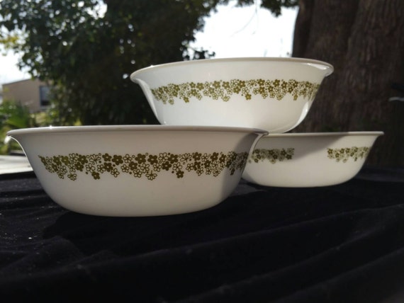 3 bowls Green Corelle living ware by Corning by MichiDzuila