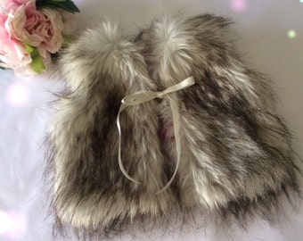 Girls Lux fur vest, fur coat, Gilet, Faux fur sz 6mth - 6years,