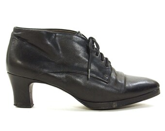 90s Lace Up Ankle Boots / Vintage 1990s Short Black Leather Booties / Low Spectator Pumps Classic Heel / Women's Size 6.5 or 7
