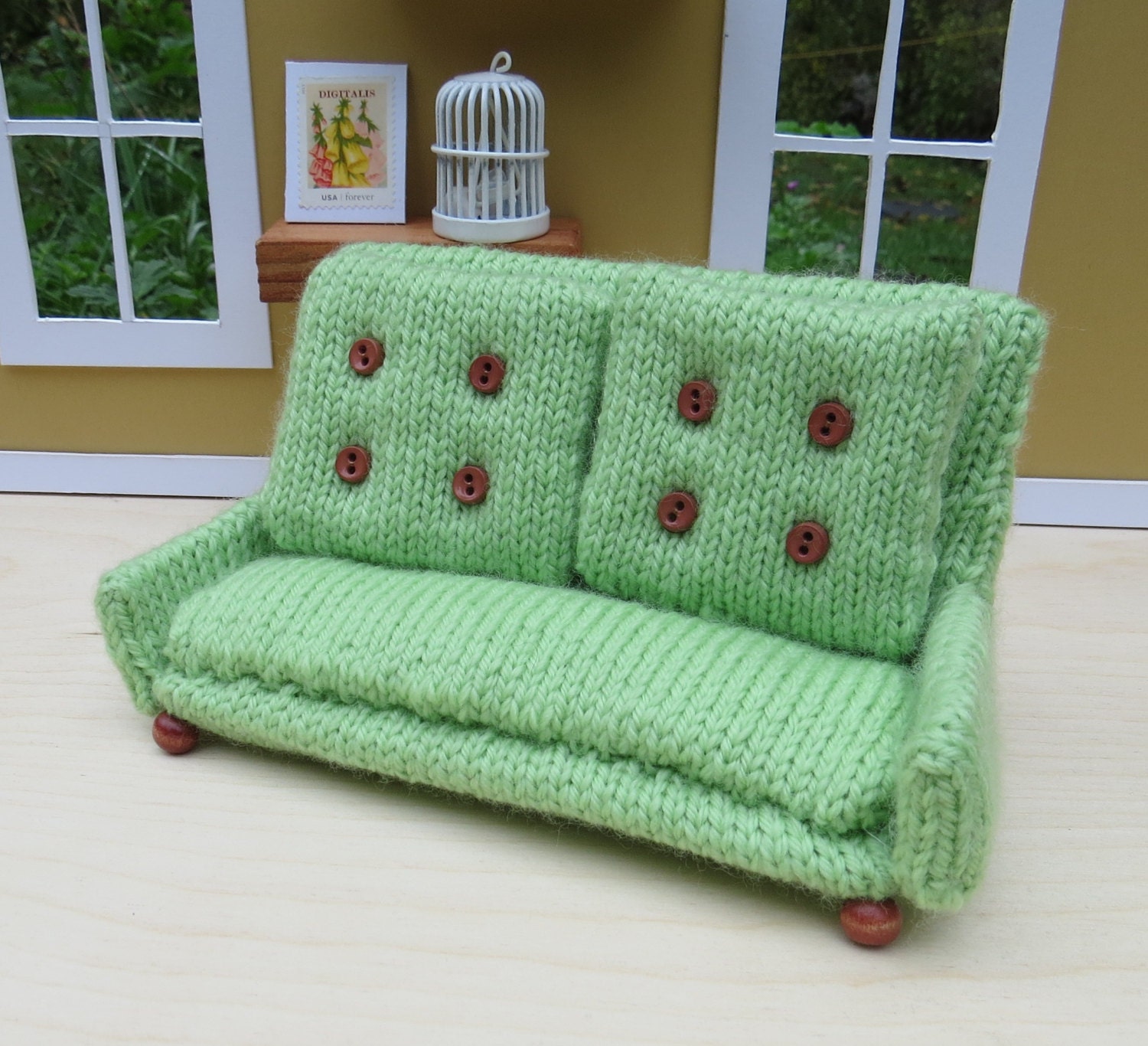 Little Sofa Knitting Pattern from caffaknitted on Etsy Studio