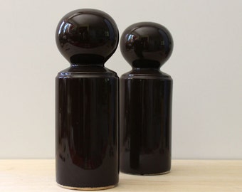 Vintage Knobler ceramic salt and pepper shakers, Japan.