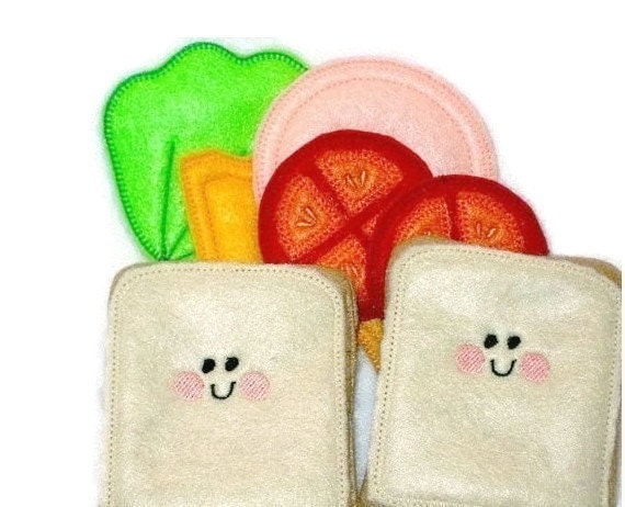 Felt play food - pretend food - play kitchen food - Pretend play food - Smiley face sandwich #PF2501SMILEY Il_570xn