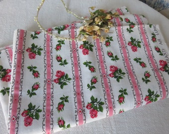 Vintage French Cotton Rosebud Fabric /Vintage Cloth / Curtain Cushion Cover Sewing Project / Vintage Fabrics / Country Cottage Chic