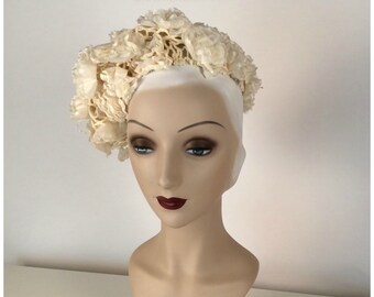 Vintage 60s Womens Cream Hat, Ruffle Flowers, Pearly Stamens, Ecru, Off White, Cotton Knit Beret, Boho Flair, One Size, Festival, Lovely!