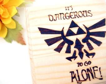 Legend of Zelda Triforce ring box, It's dangerous to go alone, Engagement gift, Gift for her, Gift for Him, Wooden box, PYROGRAPHY, Keepsake