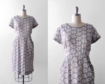 50 floral dress. eyelet. 1950's day dress. white & gray cotton. xxl. 1950 print dress. lace. xl.