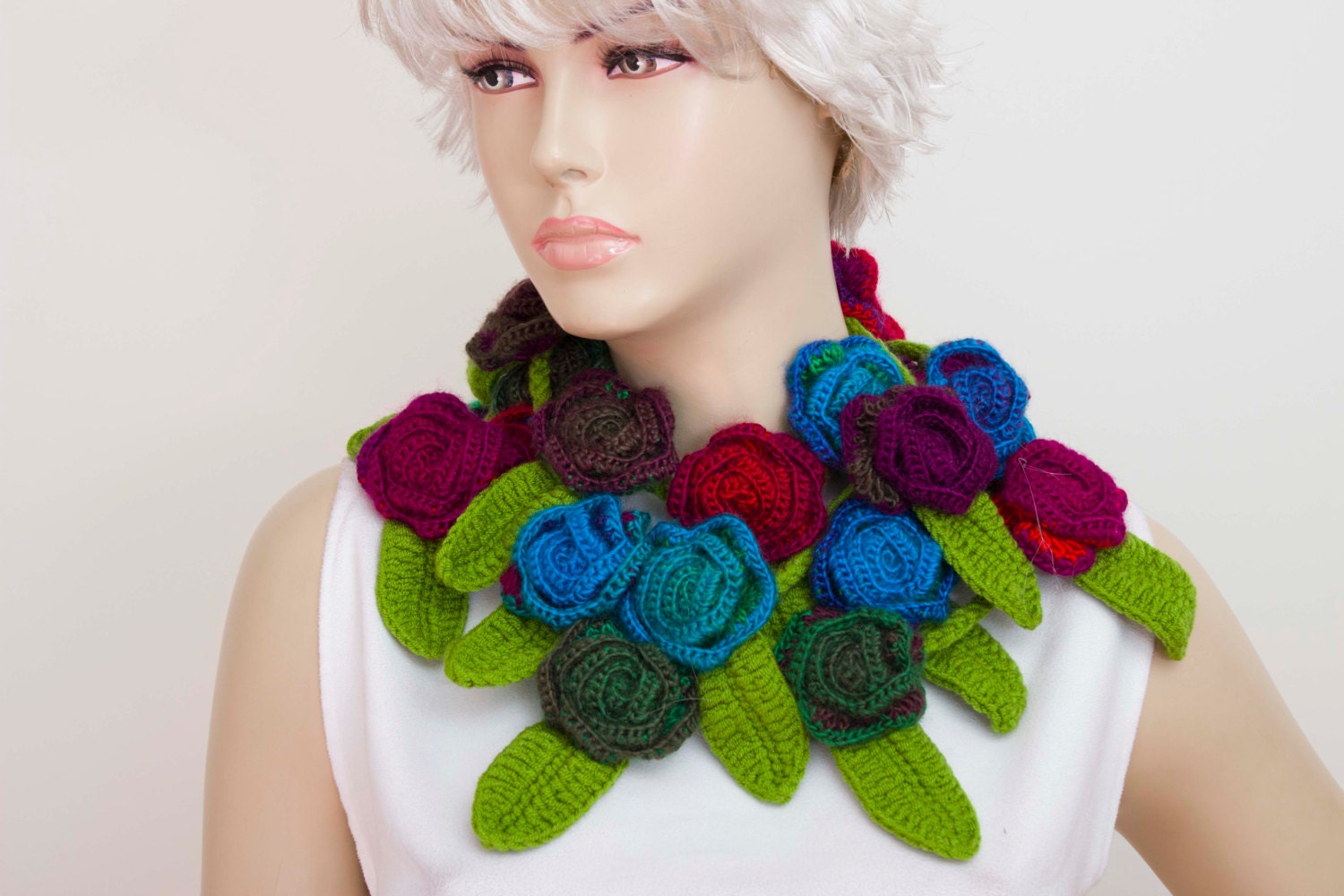 crochet lariat flower scarf