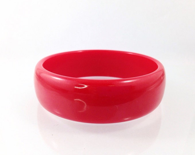 Vintage Cherry Red Plastic Bangle. Cool Red Celluloid Bracelet Bangle. Wide Chunky Bracelet. Red Plastic jewelry, cherries.