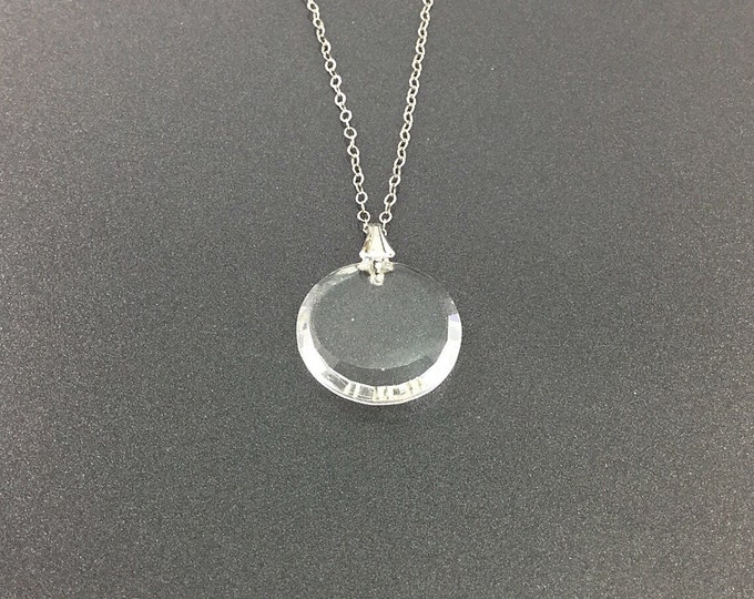 Pretty Delicate Swarovski Crystal Pendant & Necklace. Simply Elegant Clear Sparkly Crystal Vintage Necklace In Silver Tone.
