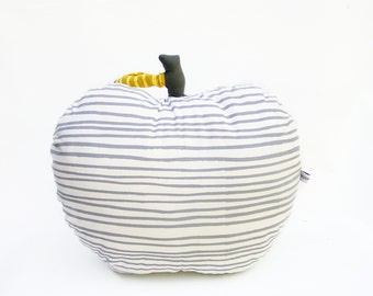 Decorative pillow, large apple