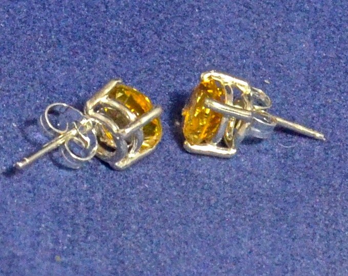 Citrine Studs, 7mm Round, natural, Set in Sterling Silver E962