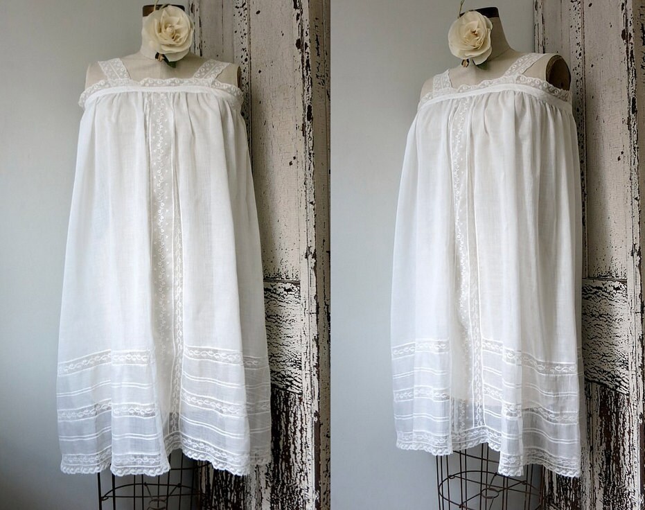 Vintage lingerie early 20th Century white cotton batiste short