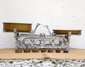 Antique Iron Kitchen Scale - Antique Market Scale with Brass Pans - Kitchen Decor