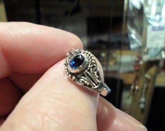 RING, Sterling silver Sapphire ring, size 9