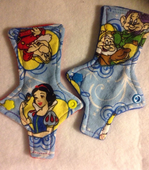 set of 2 snow white and dwarfs on flannel shorter set of 2 snow white and dwarfs on flannel shorter