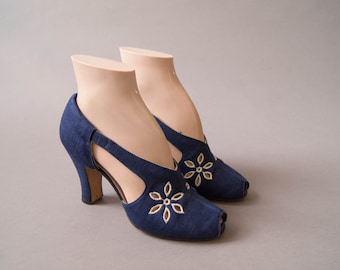 vintage 1940s shoes / 40s cut out peep toe heels / size 6 / Daisy Cutter Shoes