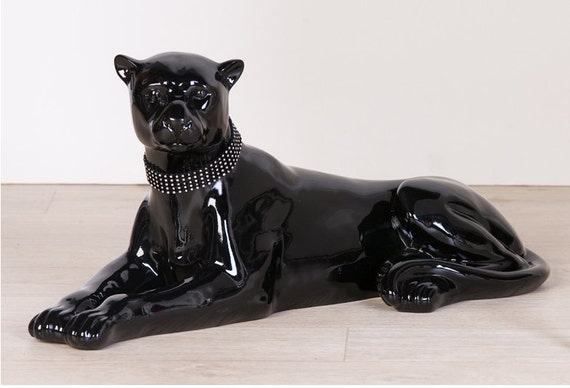 statue of black panther