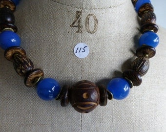 Necklace of brown en blue