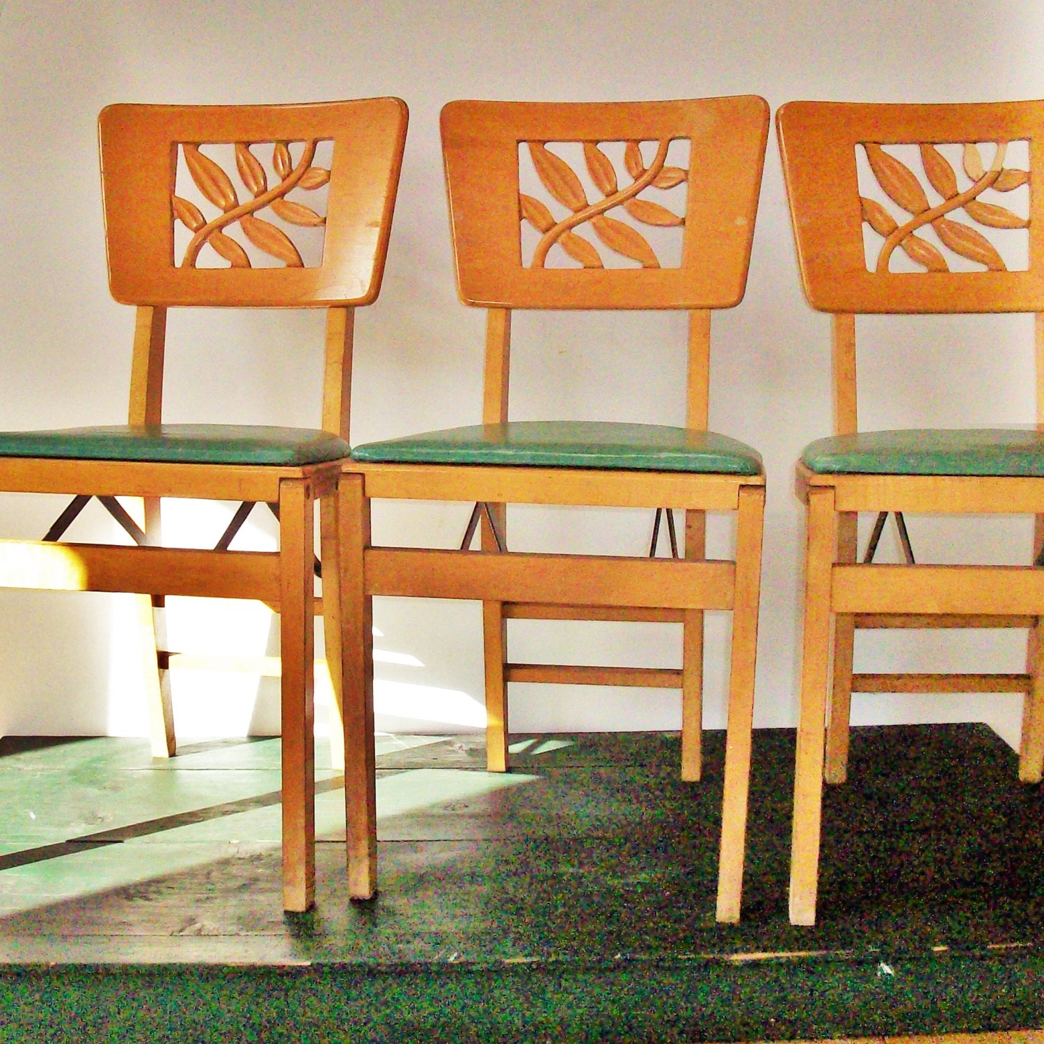 Vintage Stakmore Art Deco Folding Chairs Great Leaf Design