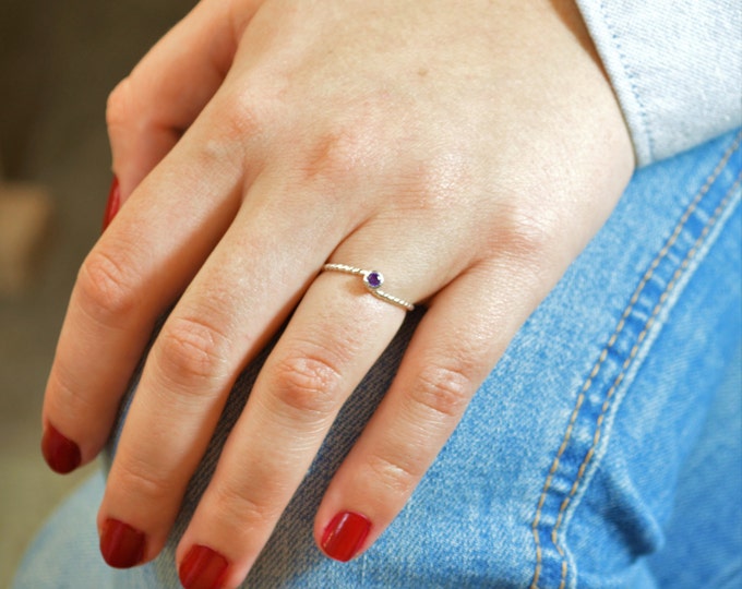 Wave Ring, Silver Wave Ring, Amethyst Mothers Ring, February Birthstone, Silver Twist Ring, Unique Mother's Ring, Amethyst Ring, Silver Ring