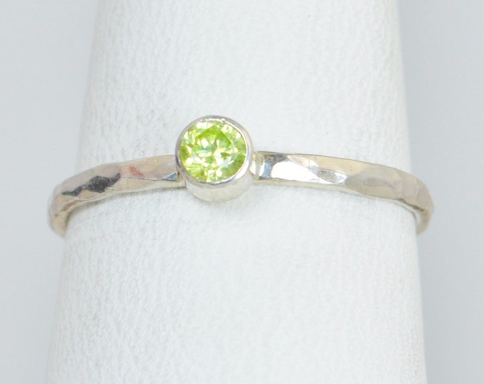 Dainty Peridot Ring, Hammered Silver, Stackable Rings, Mother's Ring, August Birthstone Ring, Skinny Ring, Birthday Ring