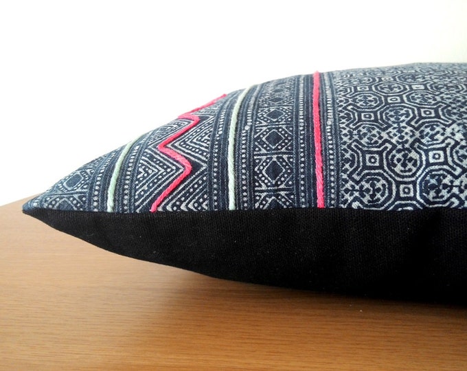 Beautiful Hmong Hill Tribe Indigo Batik Pillow Cover, Handspun Hand Dyed Geometrical Motif Boho Cotton Throw Pillow Case