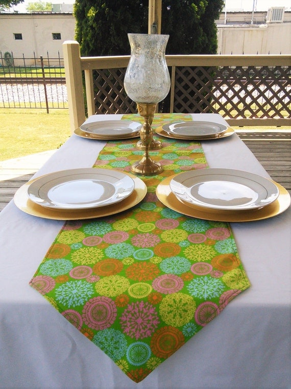 MultiColored Circles Table Runner Reversible 4to6 Seater
