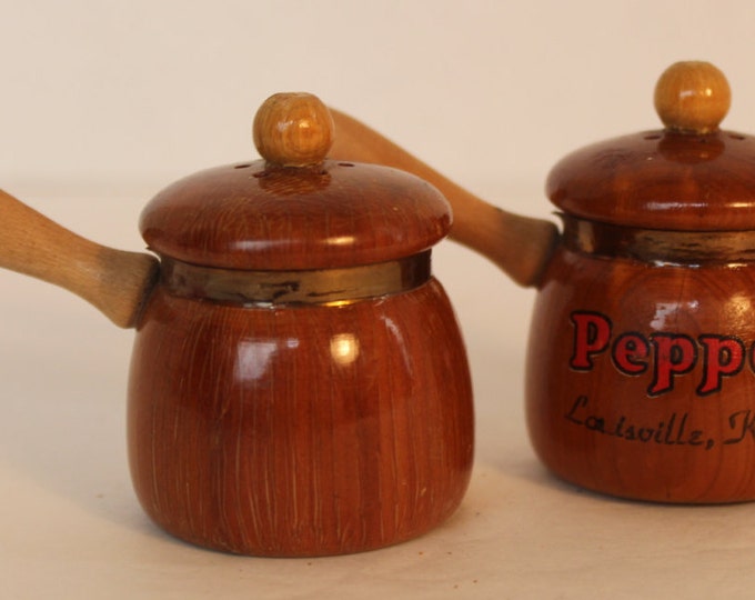 Vintage Wood Pots Salt and Pepper Shakers, Kentucky Souvenir