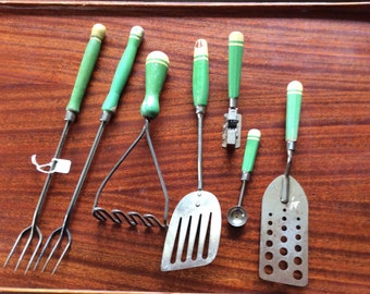 Vintage green handled kitchen utensils – Etsy