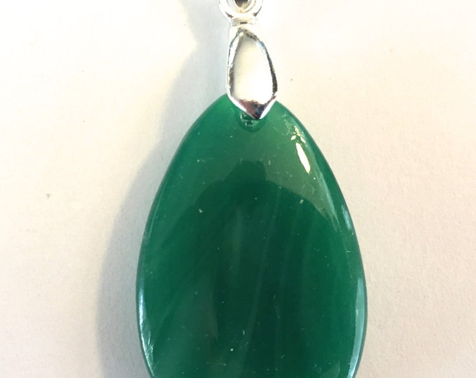 SALE SALE Vintage pendant (1) Japanese opaque glass jade green polished teardrop pear bail silver gold necklace jewelry supplies (1)