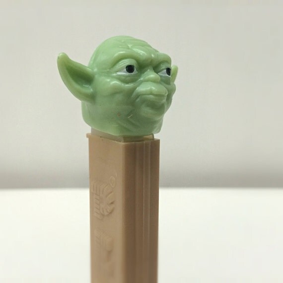 Vintage Star Wars Yoda PEZ Dispenser with 2 Packs Unopened PEZ