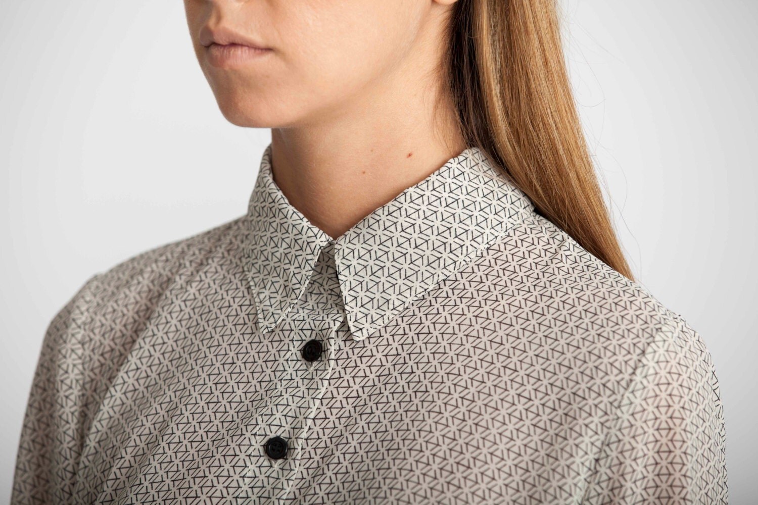 white buttoned shirt women