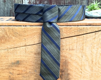 Vintage Tie Collar - Classic - Med/Large