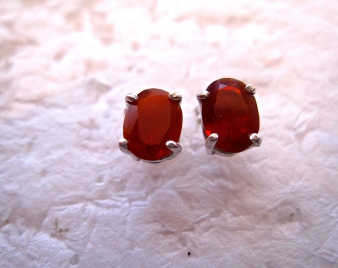 Mexican Fire Opal Studs, 7x5mm Oval, Natural, Set in Sterling Silver E889