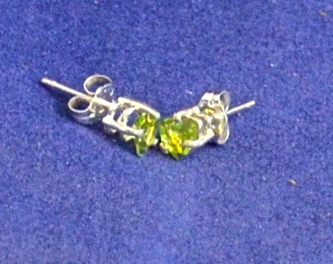 Peridot Trillion Studs, 5mm Trillion, Natural, Set in Sterling Silver E929