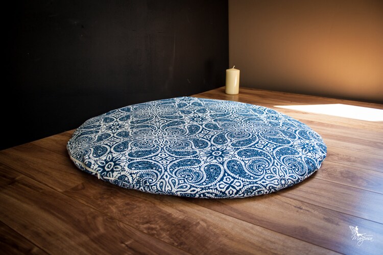 Round Zabuton Meditation mat floor cushion Blue by MariposaZen
